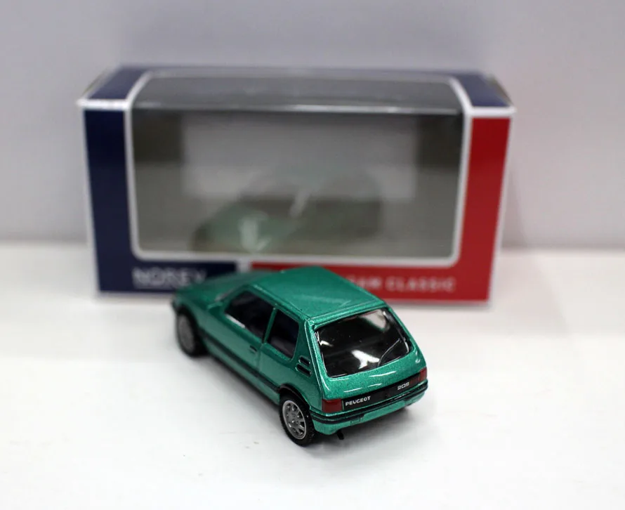 1/64 сплав имитационная модель peugeot 205 GTI peugeot 205 GTI коллекции классических автомобилей игрушки