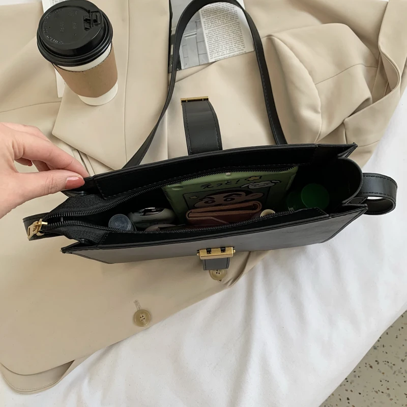 

Black Luxury Square Big Bag Casual Women Leather Shoulder Bag with Lock 2020 Trend Crossbody Bag Elegant Female Solid Color Bags
