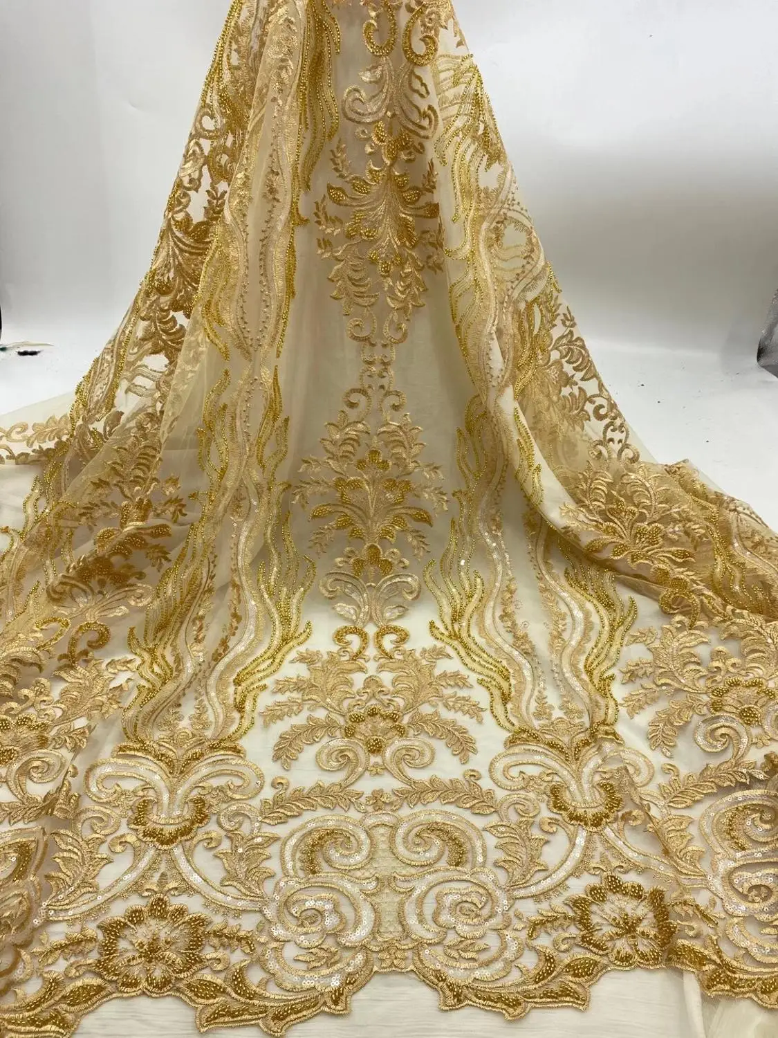 

Роскошные бусины, кружево, ткань ручной работы, французское свадебное платье, новейшая Нигерия, хлопковая вышивка, золотая, хорошая цена, с б...