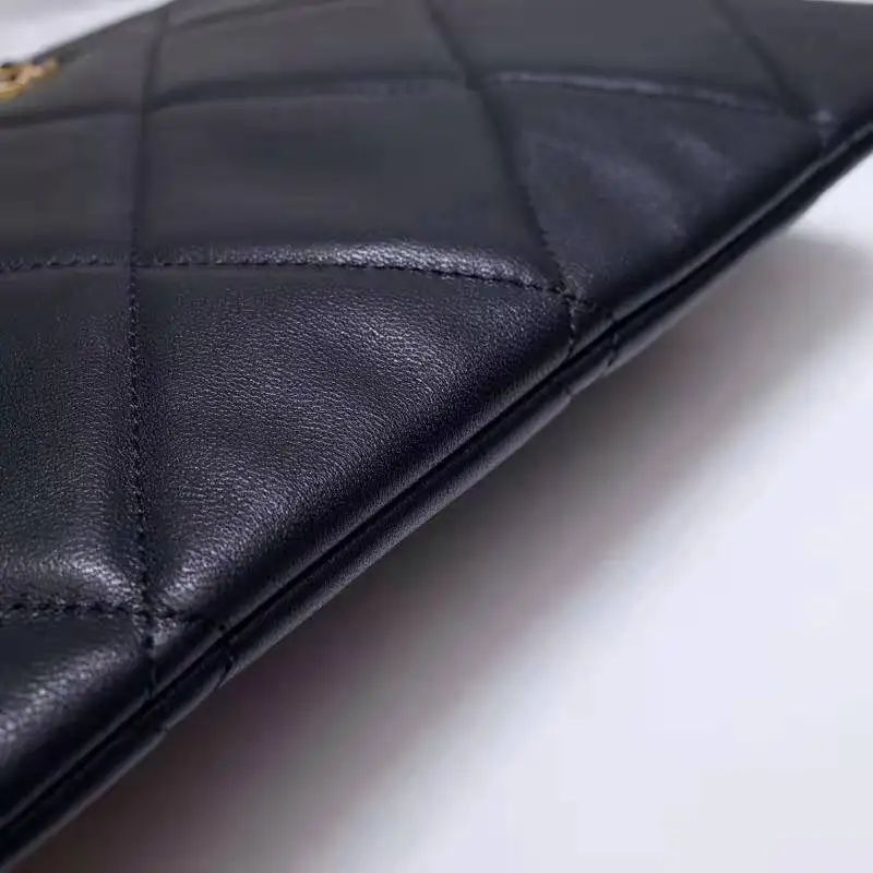 

Women's leather bag, zipper, night use