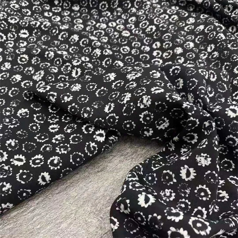 

18 Mumi Small Floral Silk Fabric Fashion Stretch Crepe De Chine Shirt Clothing High-end Dress Mulberry Fabric Sewing Jacquard