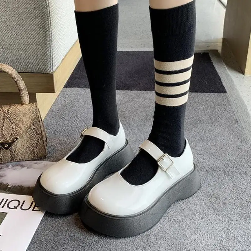 

Кожаные Ретро ботинки с квадратным носком и пряжкой в английском стиле, повседневные женские ботинки челси Мэри Джейн итмтлой на квадратно...