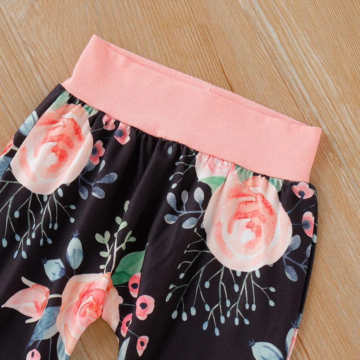 

4Pcs Ready Stock Newborn Baby Girl Letter Print Romper+Floral Pants Hat Headband Clothing Set