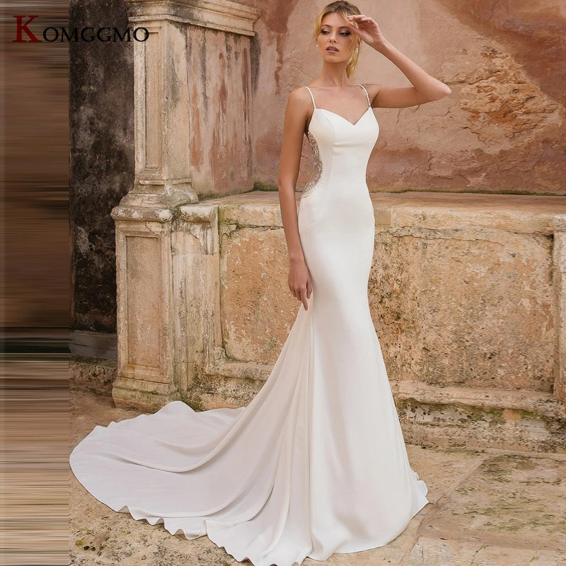 

Spaghetti Straps V-Neck Chapel Train Mermaid Wedding Dress Elegant Sleeveless Embroidery Appliques Tulle Backless Bridal Gown