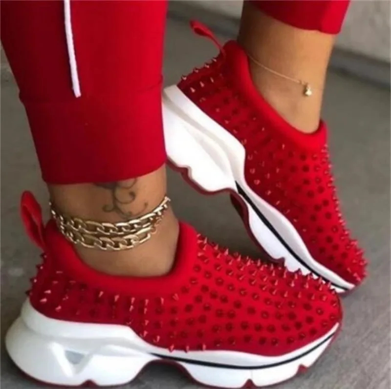

New rivet casual shoes Amazon independent station large size women's shoes cover foot flat shoes foreign trade