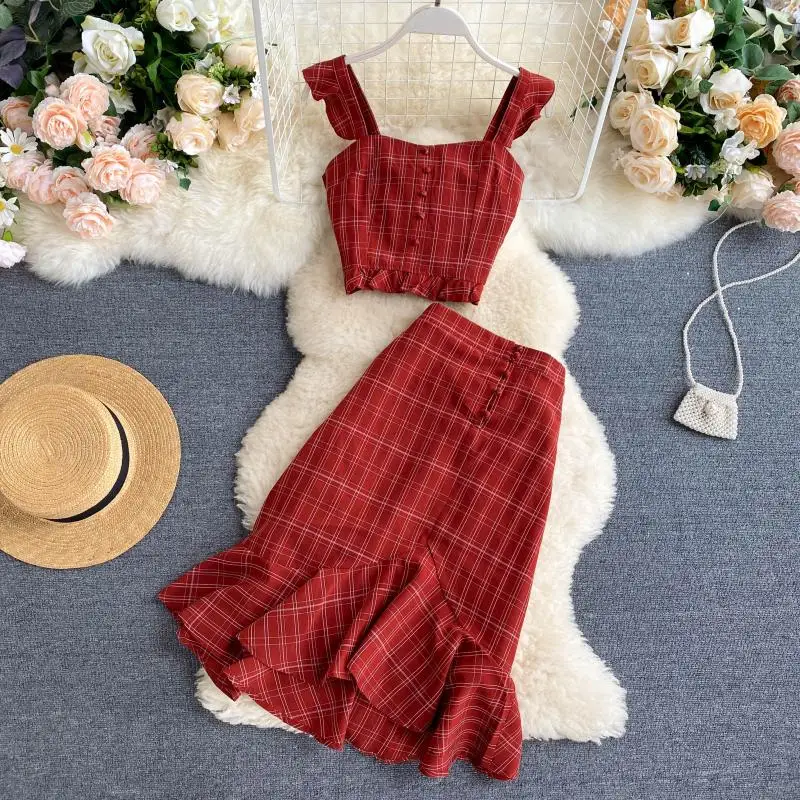 

Age reducing Plaid suit 2020 new women's small sling vest short high waist skirt vacation two piece set