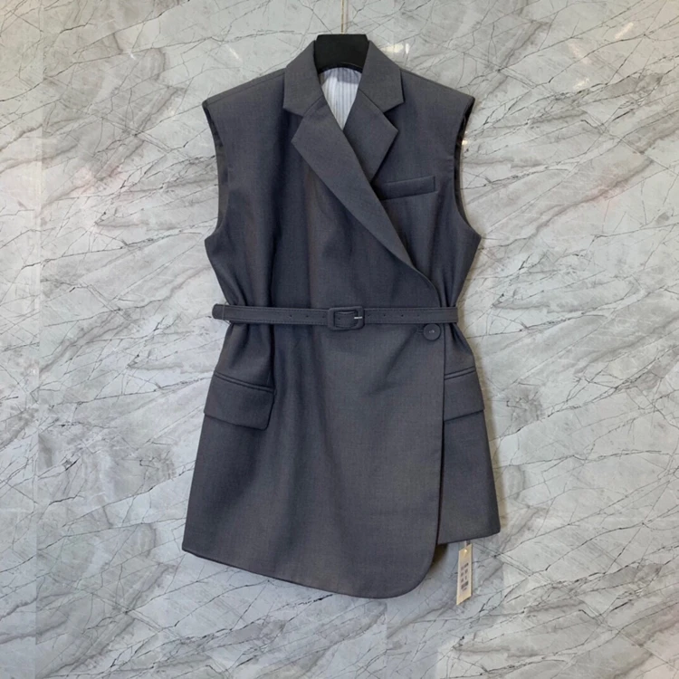 

2021 new women fashion lapel side buckle belt decoration sleeveless mid-length vest top 901