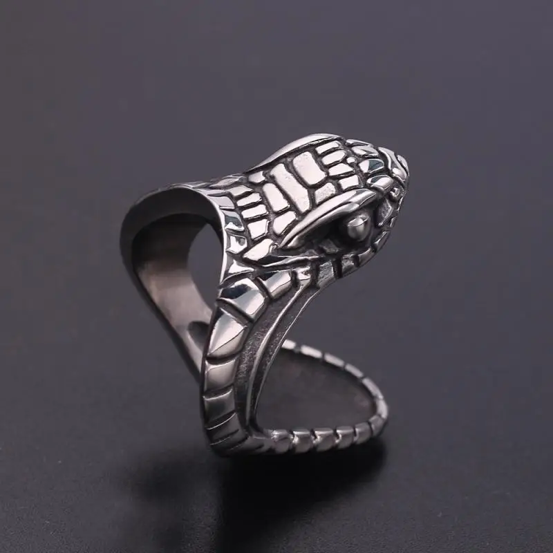 

Vintage Embossed Ancient Snake Head Ring Man Viking Gothic EMO Steampunk Hip Hop Carved Animal Pattern Party Club Gift Anillos