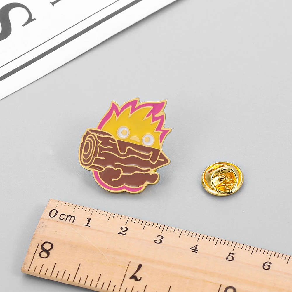 Эмалированная брошь в виде знака для сумки |