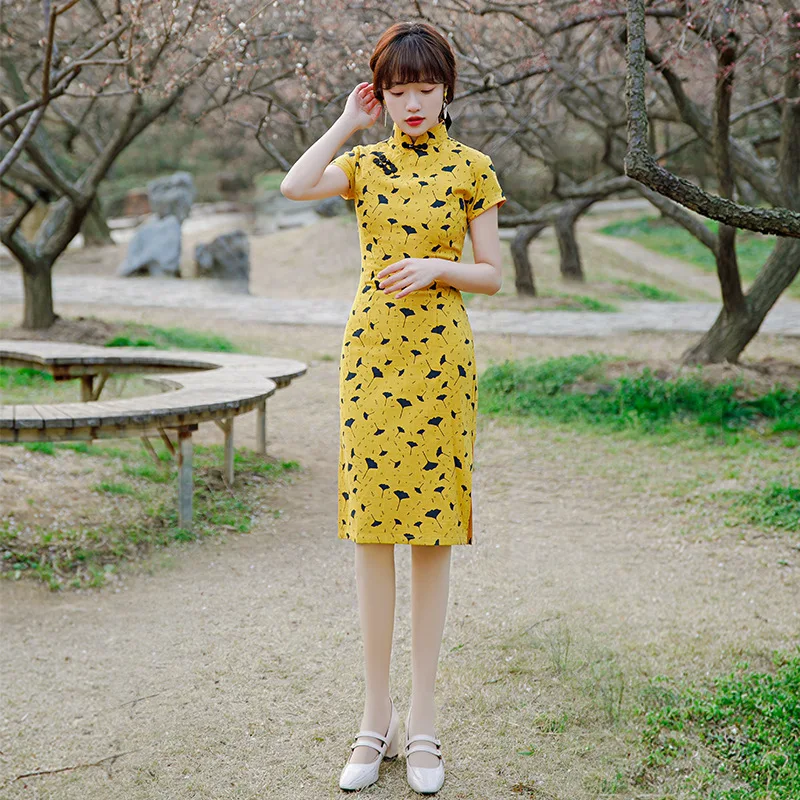 

Yellow Exquisite Print Medium Length Cheongsam Young Lady Sexy Slim Qipao Summer Elegant Mandarin Collar Chinese Dress