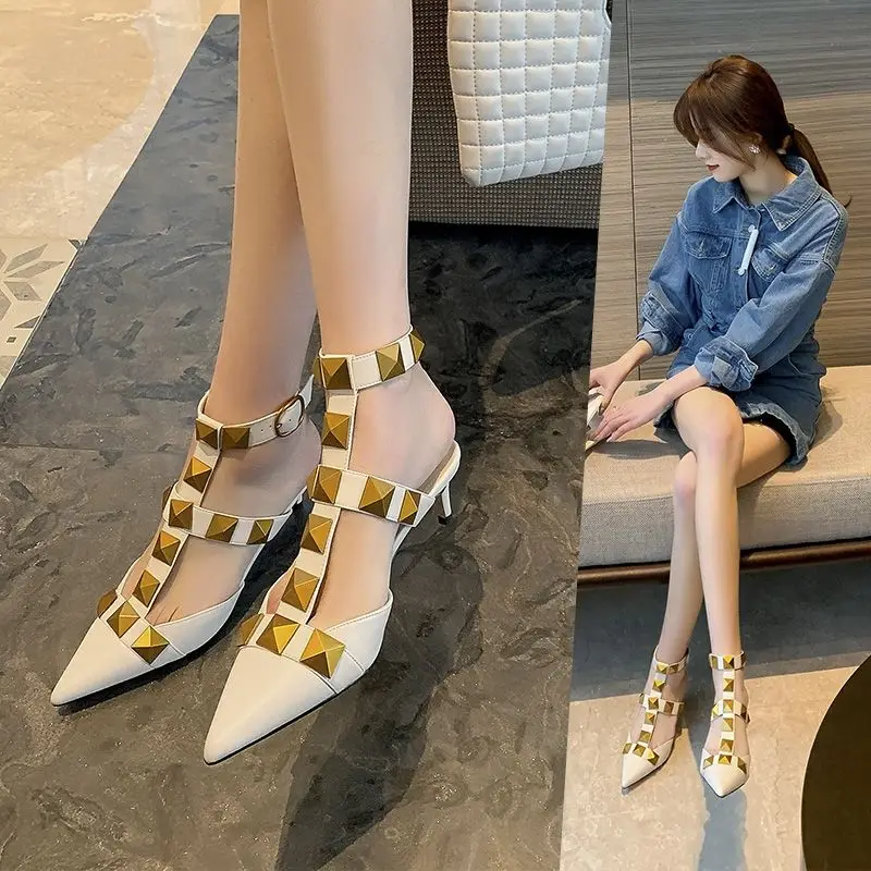 

Сандалии с заостренным носком, туфли на шпильке с заклепками, новинка 2021 года, на весну и лето, новые туфли с котятами Baotou, современные корейс...