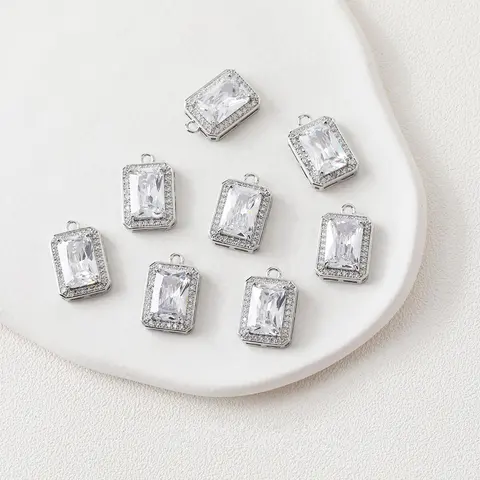 2 пары позолоченных медных подвесок с цирконом