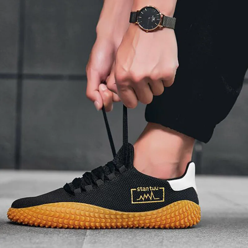 

Men Casual Shoes 2020 New Spring Summer Ultra-light Sneakers For Men Fashion Mesh Breathable Vulcanized Shoes Male White Shoes