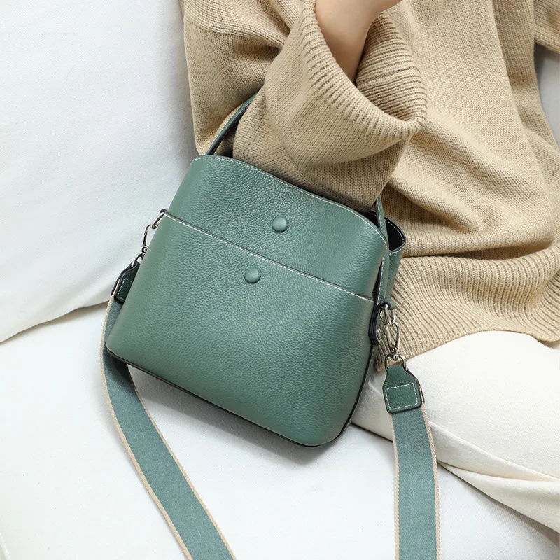 

2021 New Trendy Bucket Bag Female Crossbody Bag Fashion Leather Handbag Simple Shoulder Messenger Small Bags