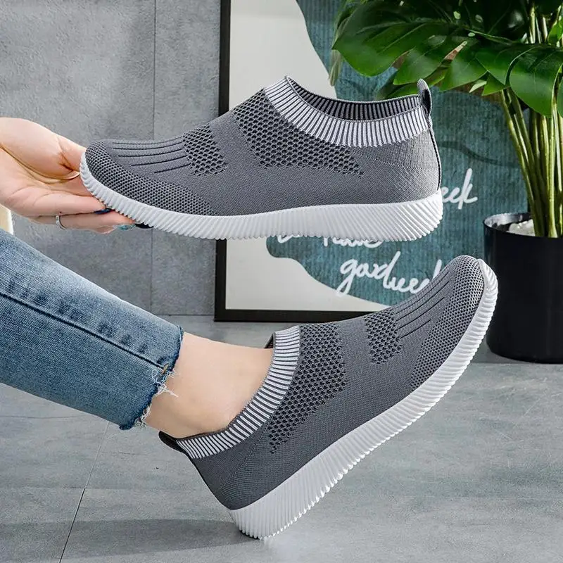 

Women's Casual Sneakers Solid Color Canvas Flat Shoes 2021 Outdoor Mesh Breathable Sports Shoes For Women Female Slip-On Loafers