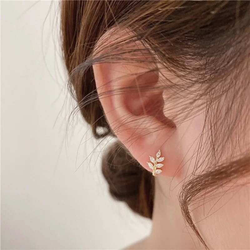 

Glittering Zircon Leaf Buckle Earrings For Women Vintage Exquisite Small Hoop Earrings Girl's Fashion Jewelry Party Accessories