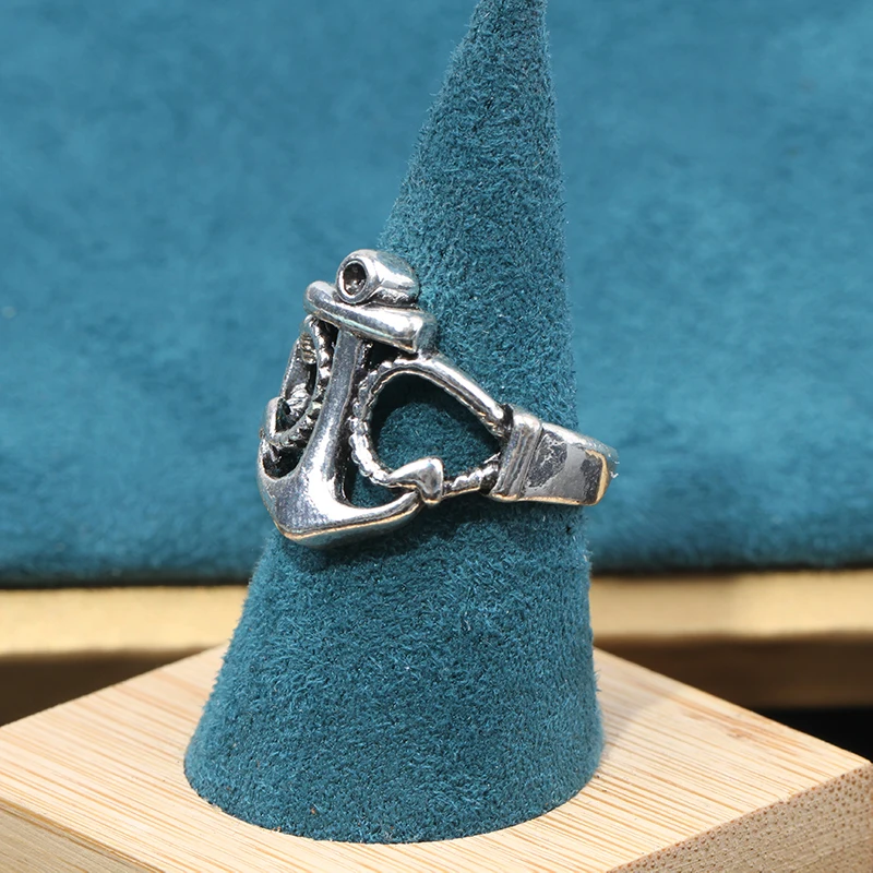 Якорь морского круизного судна работа матросского моряка мужское кольцо якоря