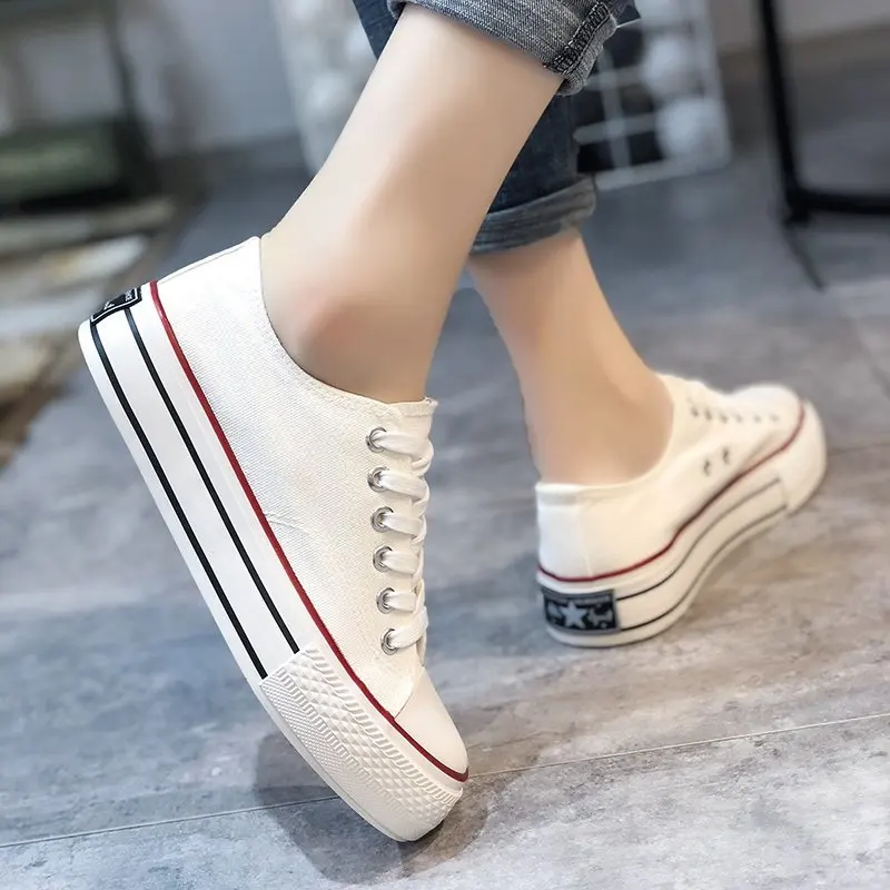 

Кеды женские холщовые, модные однотонные туфли, корейский стиль, на шнуровке, удобная обувь для скейтборда, белые, весна-лето 2022