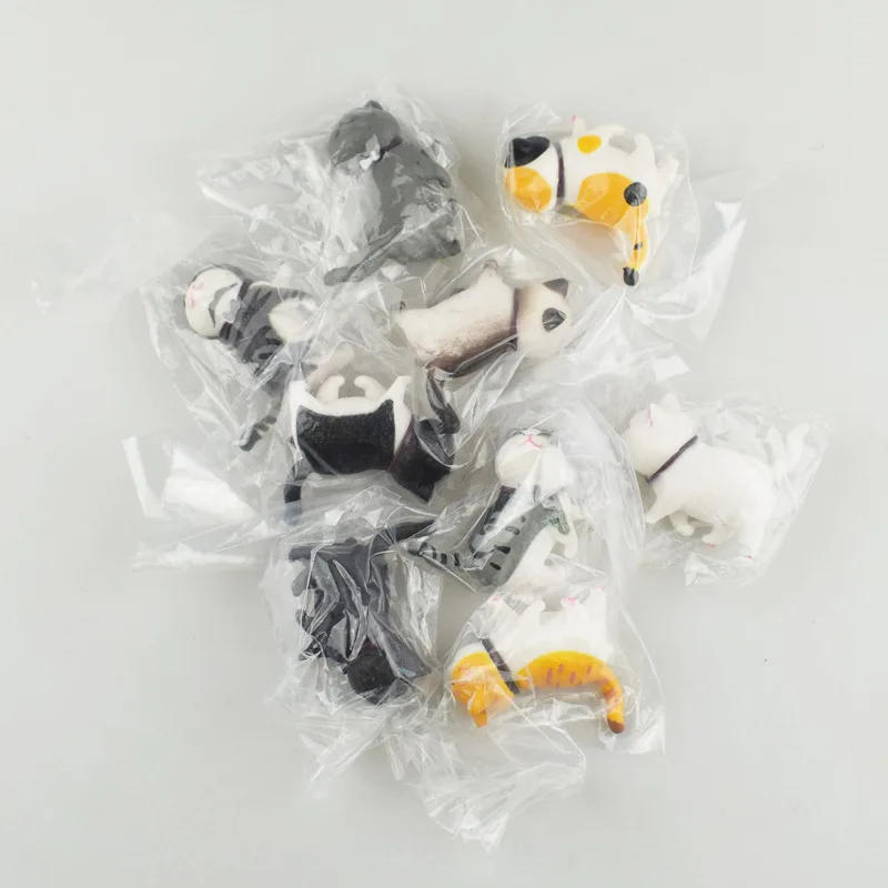 

1pcs Random Cartoon cute fat cat with pet blind box toy table games cat with model hand operated doll car with cake baking