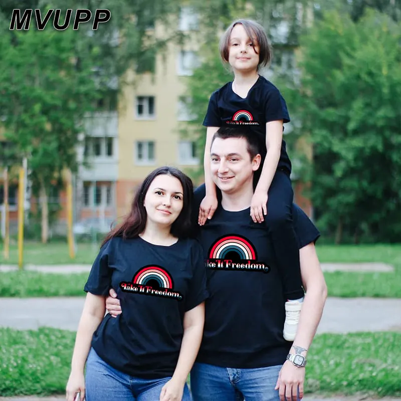 Летняя модная Одинаковая одежда для всей семьи черная футболка с принтом мамы и