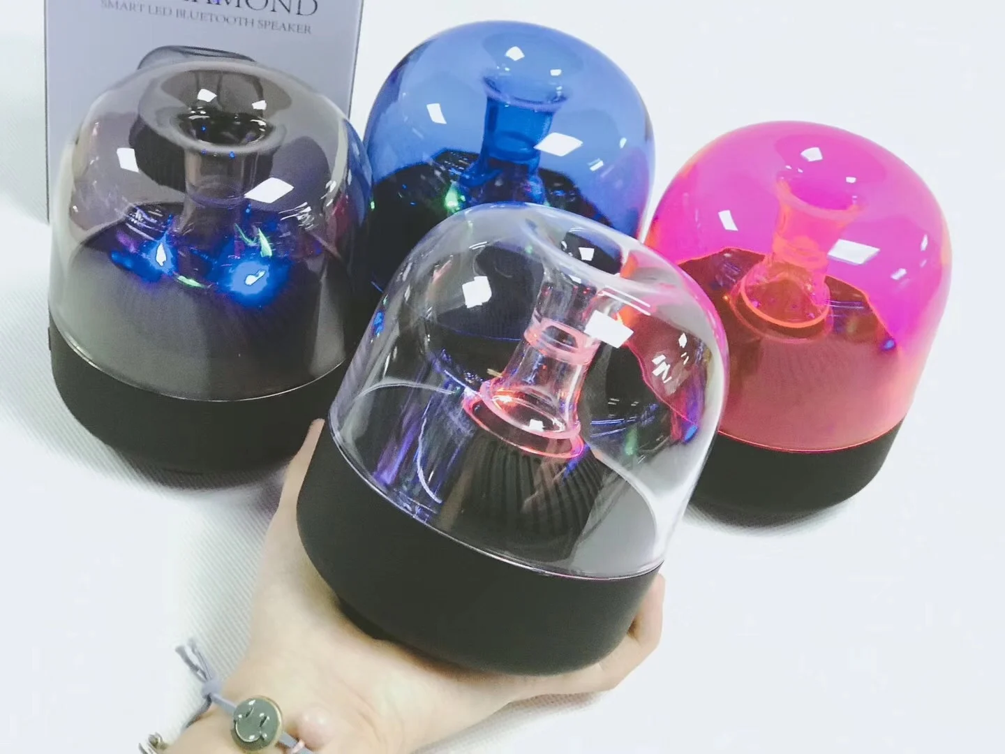 

Mini transparent convenient wireless Bluetooth speaker audio card creative colorful light audio gift