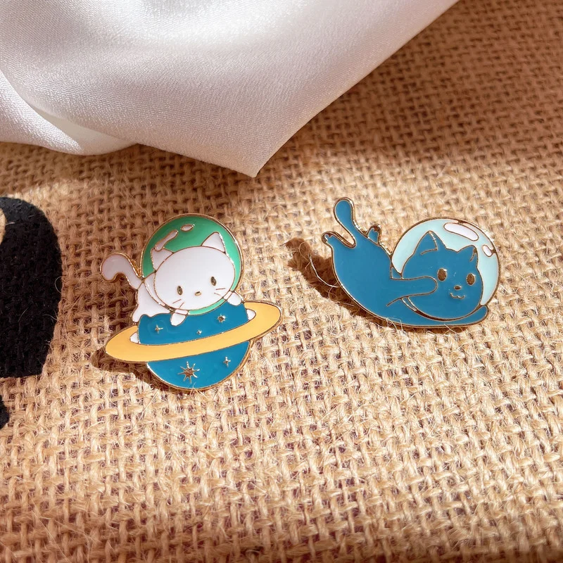 Эмалированные заколки в виде космоса кошек астронавтов Вселенной детской