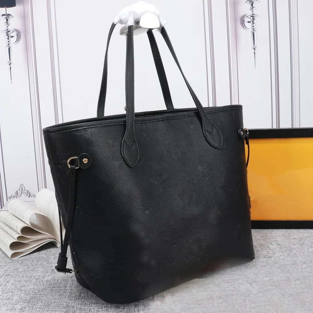 

Soft-embossed large-capacity portable shoulder, elbow carry, switch as you like