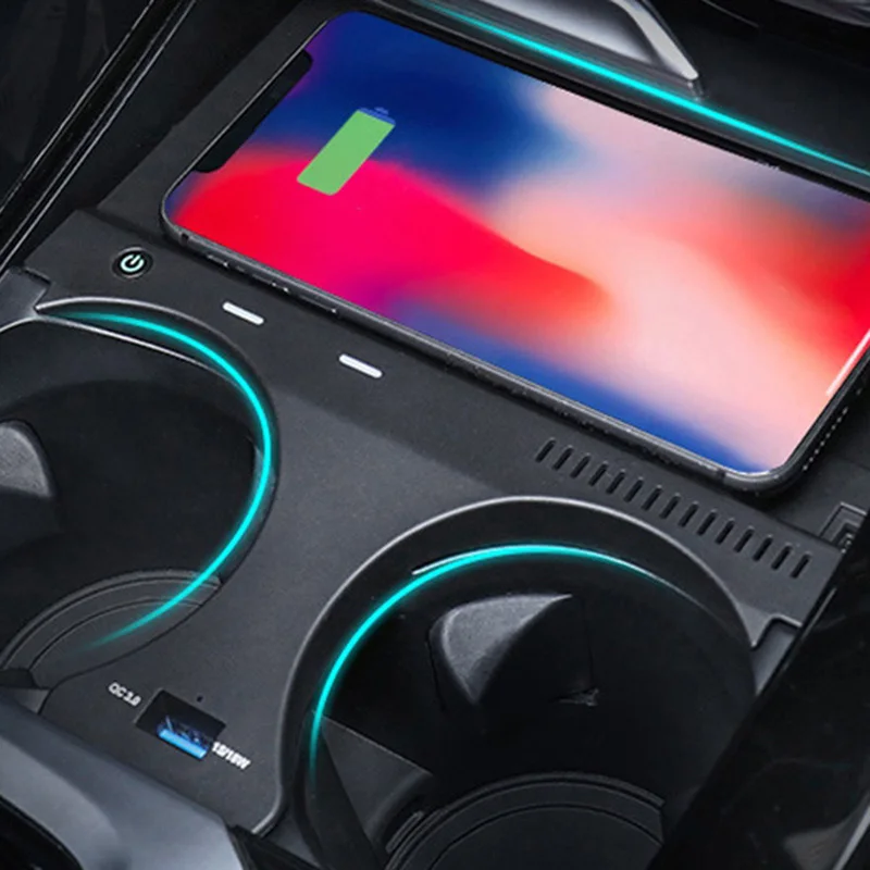 

Car 10W QI Wireless Charger Charging Plate Wireless Mobile Charger Accessories for BMW X3 X4 G01 G02 2018-2020
