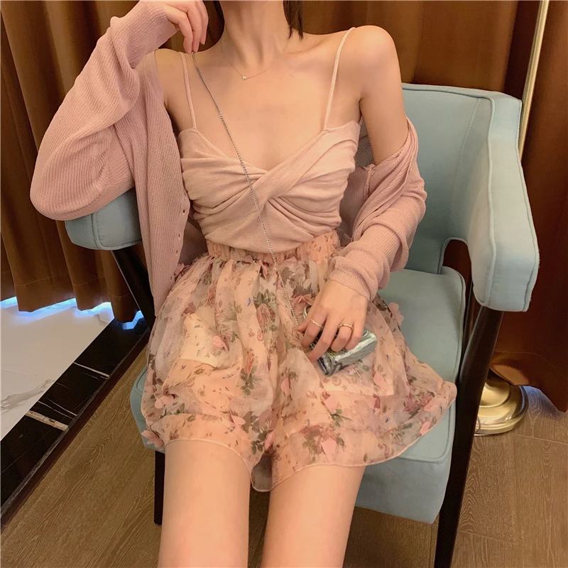 Женская одежда короткий топ на бретельках с V образным вырезом + свитер юбка