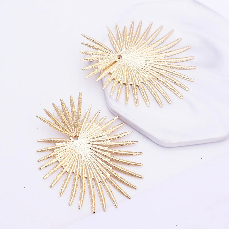 Exaggerated Metal Hanging Earring for Women European Fashion Hedgehog Shape Earrings Wedding Party Jewelry Boho Beach Gift | Украшения и