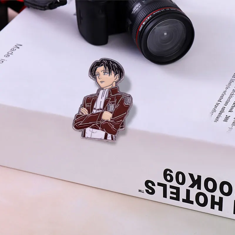 Эмалевая булавка атака на Титанов-капитан Леви популярная японская брошь в стиле