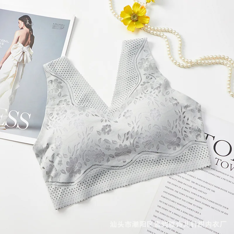

Non-trace Large Size Bbra No Rims Together Sleep Movement Thin Women Feeling Lace Underwear Beauty Back Vent