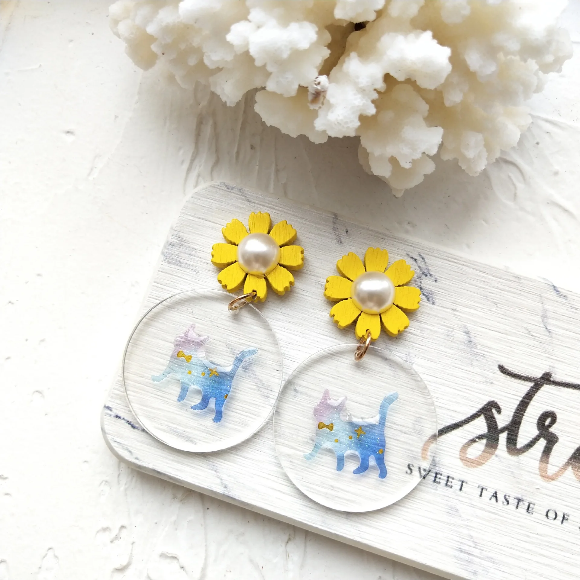 

SNCSDK Yellow Flower Transparent Long Geometric Gradient Dreamy Cute Cat Pearl Ear Clip Women's Stud Earrings Fashion Jewelry