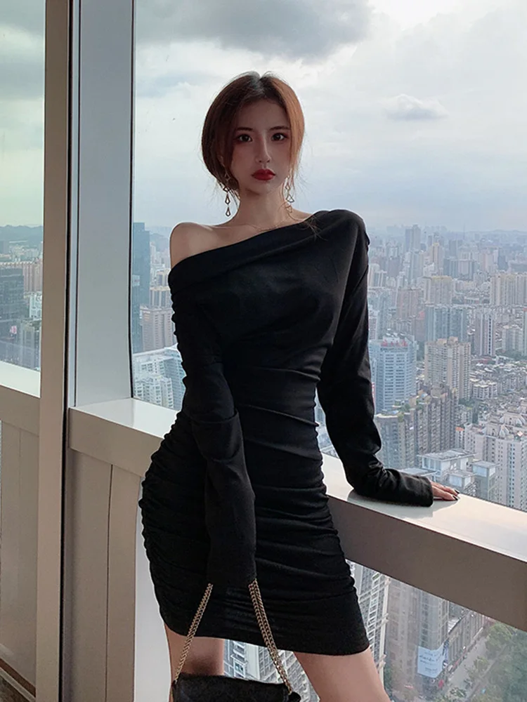 

2021 Spring/Summer New Women's Short off-Shoulder Pleated Hip Skirt One-Step Dress