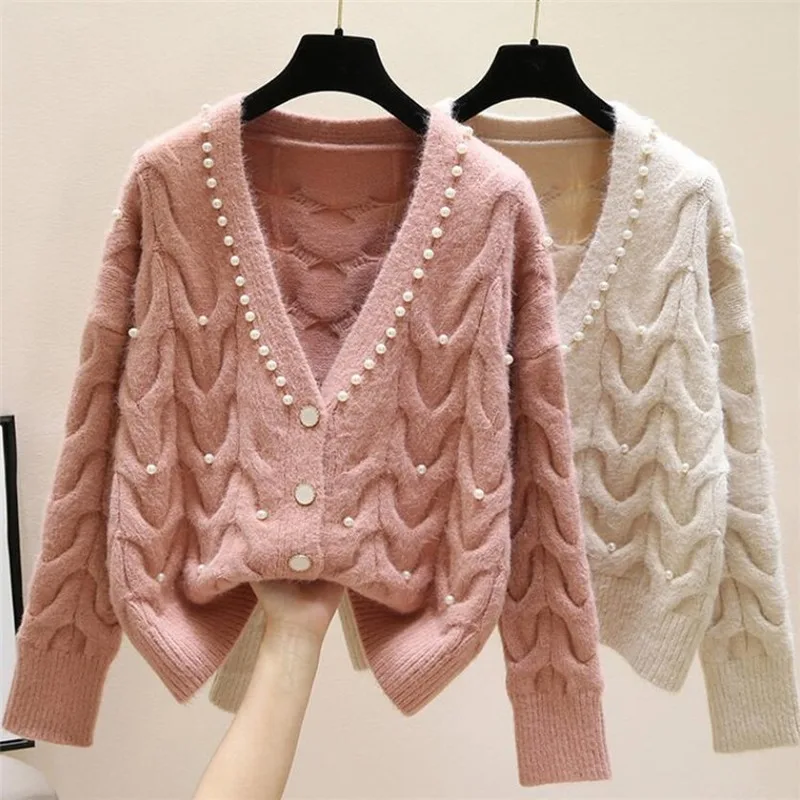 

2020 autumn and winter new fashion all-match short knit sweater outer wear blouse sweet beaded V-neck knitted cardigan women