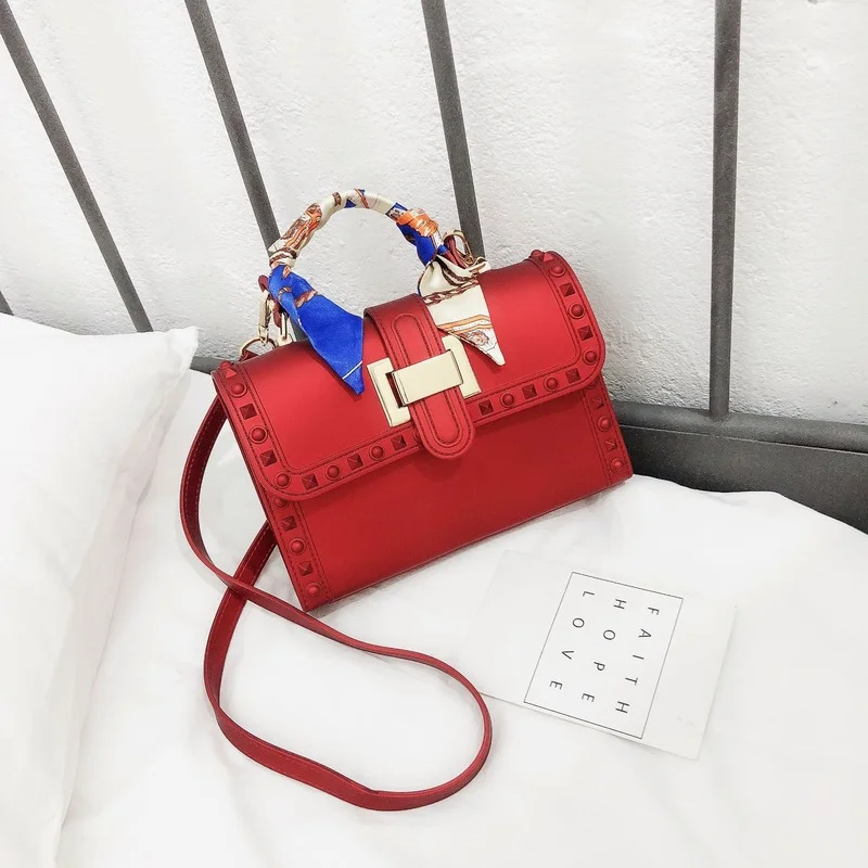 

2021 New Casual Fashion Female Bag Trend Retro Rivet Bag Shoulder Messenger Small Bag Purses and Handbags