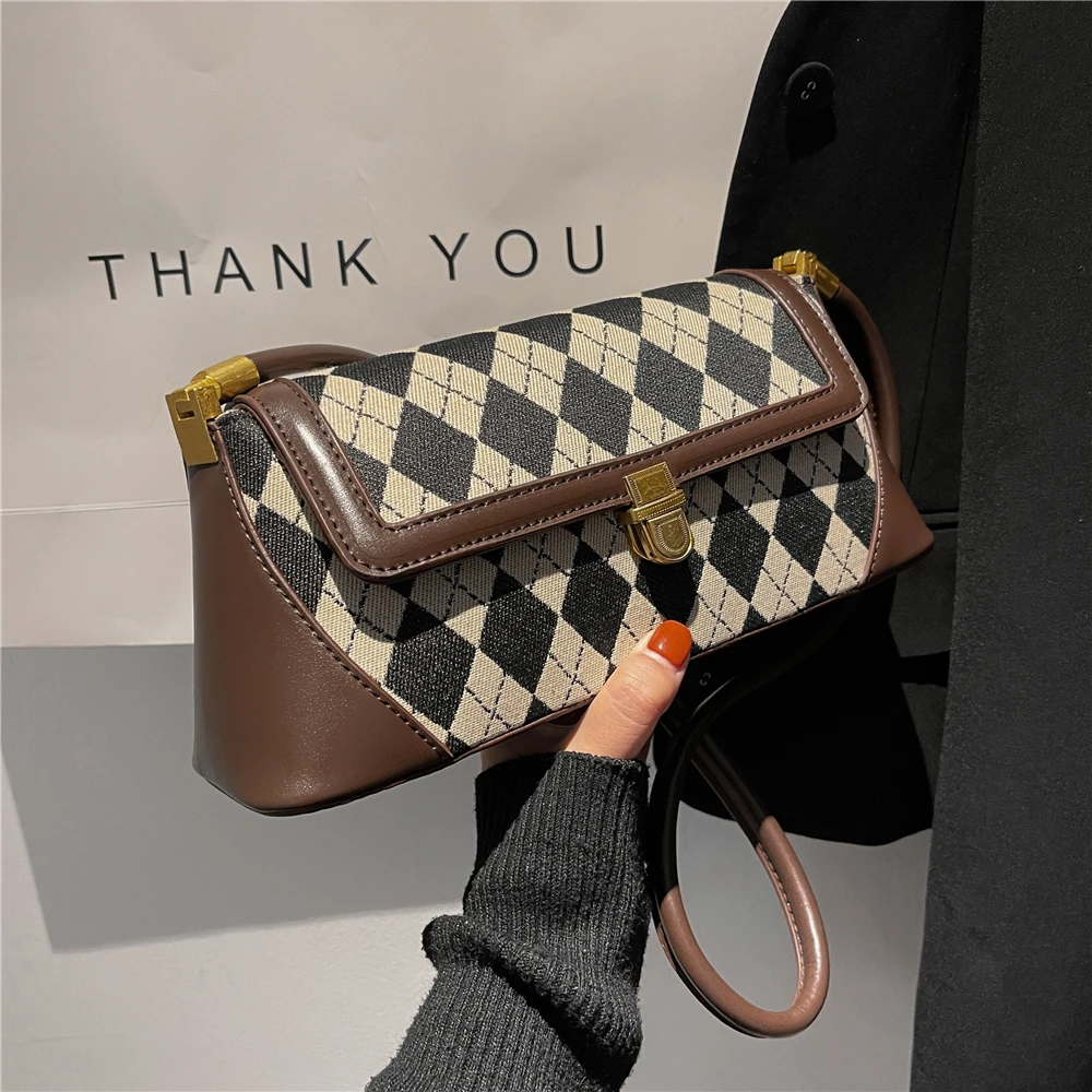

Unique Design Diamond Lattice Weaving Cloth Baguette Shoulder Bags For Women High Quality Color Contrast Purses And Handbag 2022