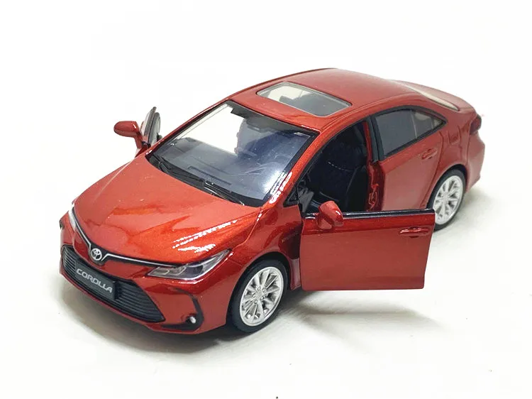 Модель автомобиля TOYOTA Corolla из сплава 1:32 | Игрушки и хобби