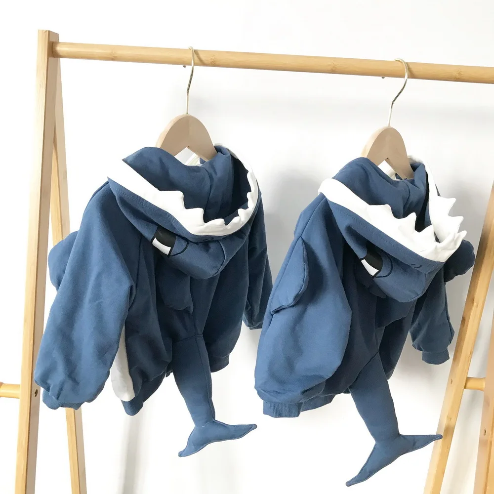 Tonytaobaby Детское пальто на молнии с капюшоном трехмерный Акулий хвост милый