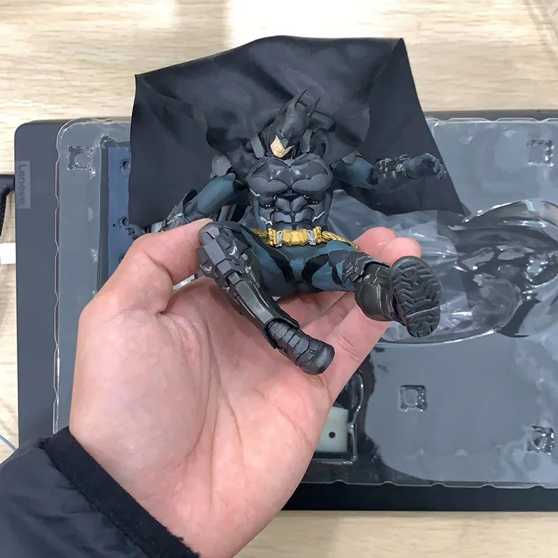 

Arkham Knight Action Figure Scene Platform Arkham Knight Model Toys 15cm