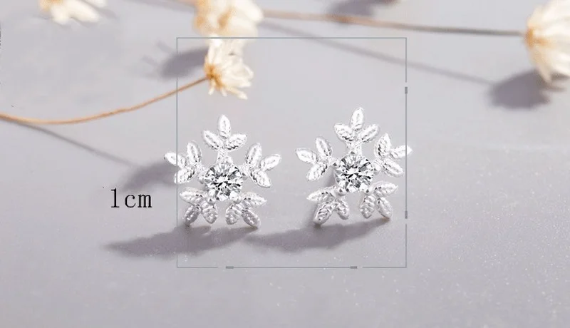 

2021 New Snow Stud Earrings for Women Fashion Jewelry Romantic Fashion Jewelry Women Accessories