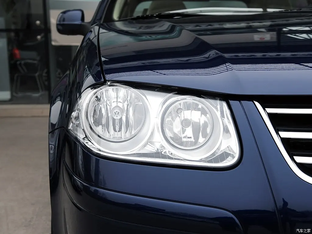 Галогенный налобный фонарь в сборе для Volkswagen Bora 2006-2008 | Автомобили и мотоциклы