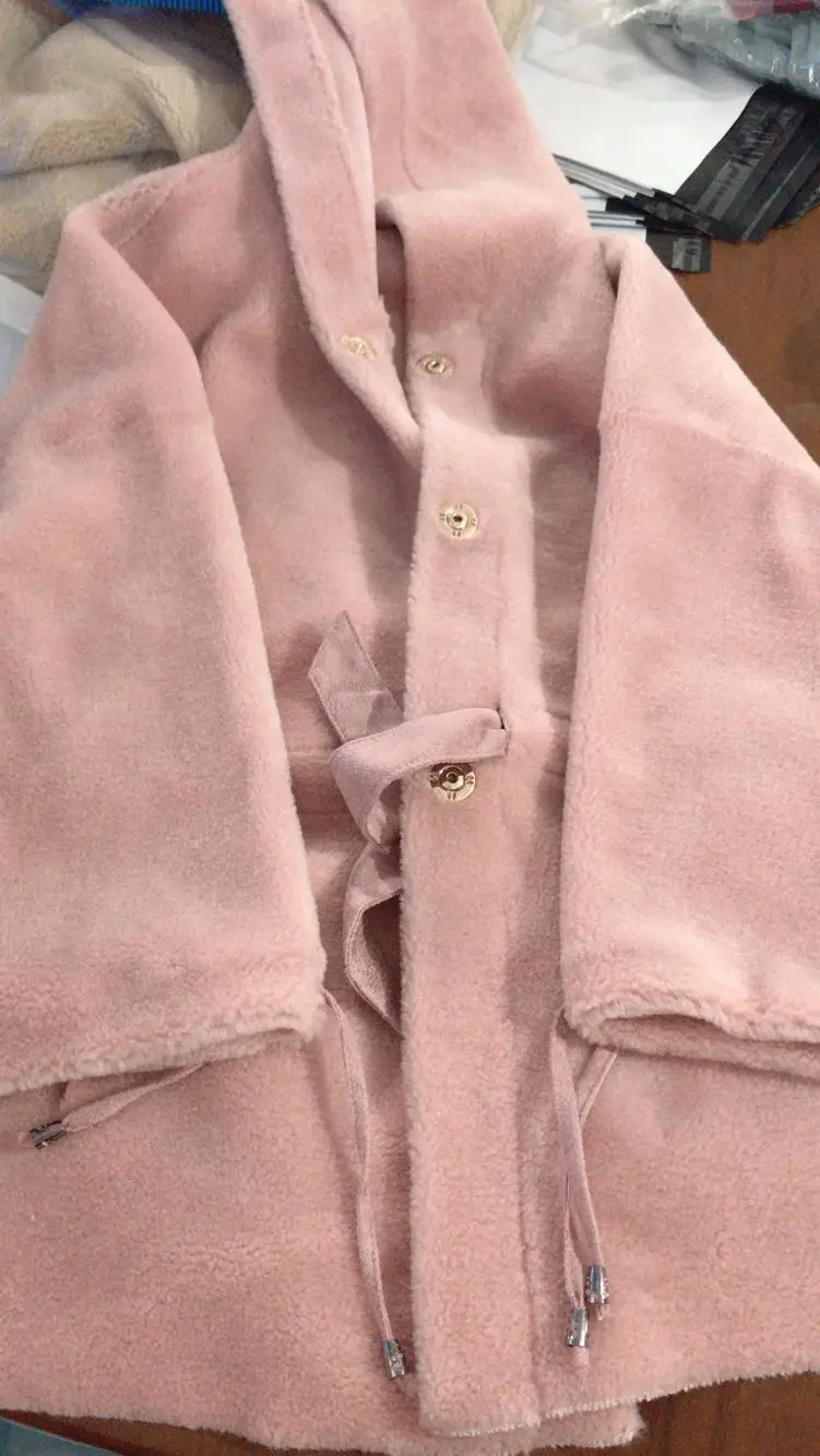 pink Женское зимнее пальто из натурального меха, стрижка овец, повседневное теплое пальто из натуральной овечьей шерсти, шерсть, меховое пальто с капюшоном V269 - Цвет: pink