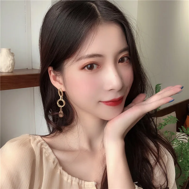 

South Korea temperament retro long atmospheric matte elegant female stud earrings fashion joker shell earrings