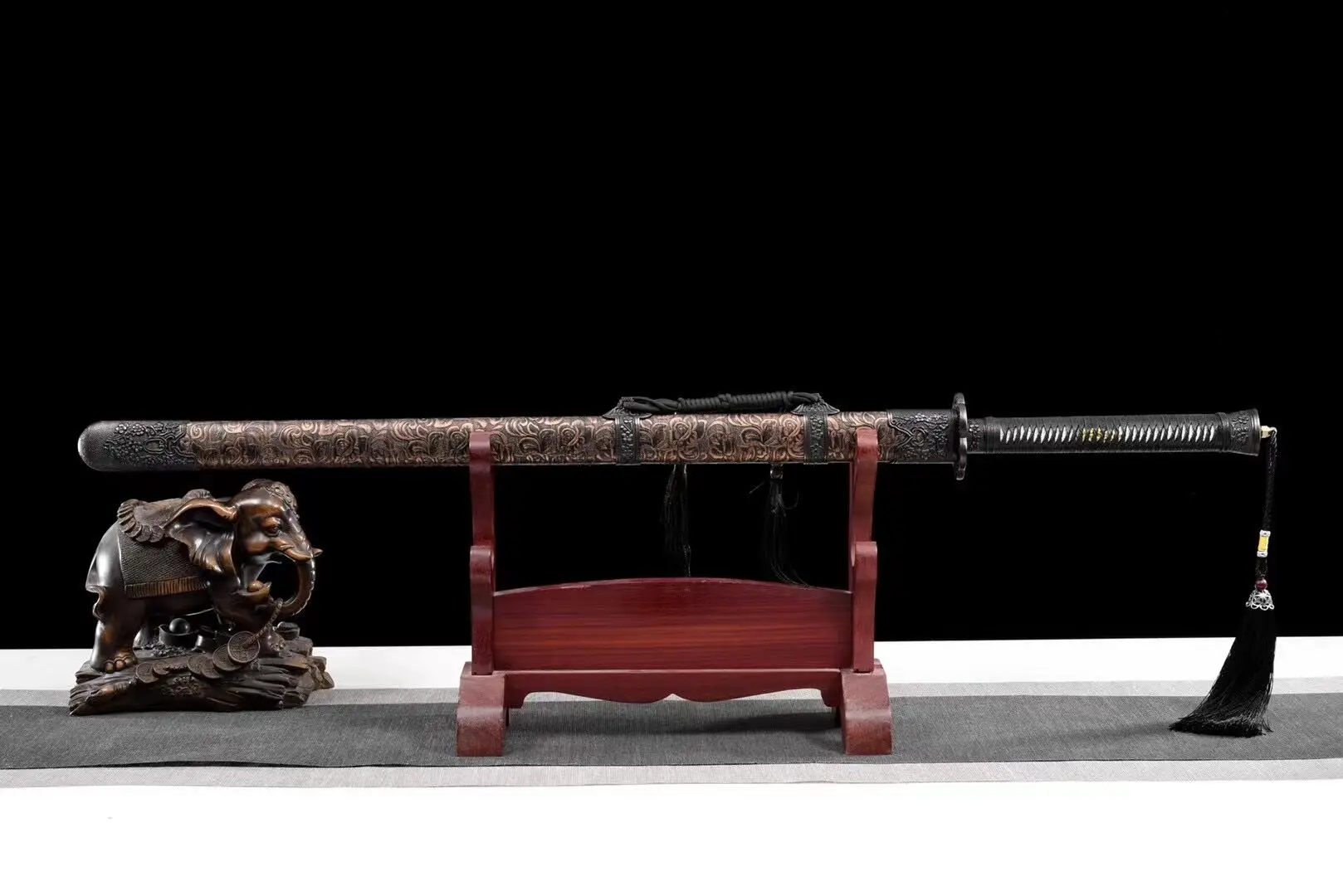 

Outdoor Battle Ready Plum Flower Tsuba Ancient Chinese Sword Real Hand Forged Full Tang Steel Blade Broadsword Sword Katana