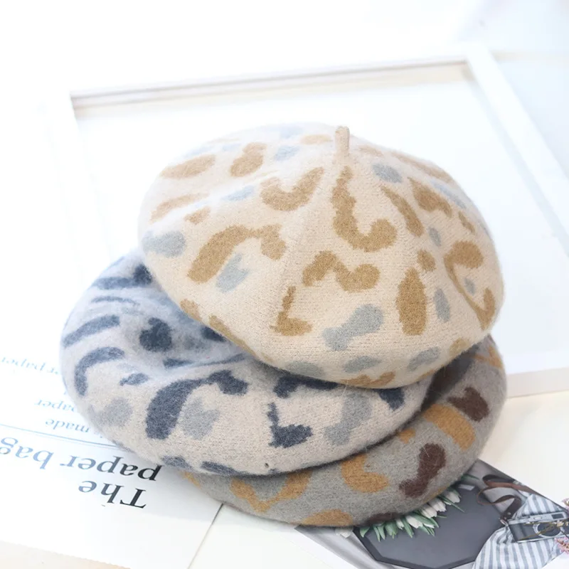 

New Products in Stock Winter Wool Leopard Print Beret Retro All-Matching Painter Hat Camouflage Pattern Octagonal Cap Women