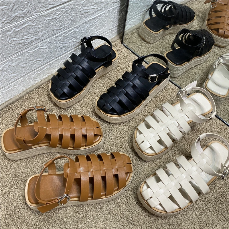 Женские босоножки на платформе DEAT черные из искусственной кожи с круглым носком