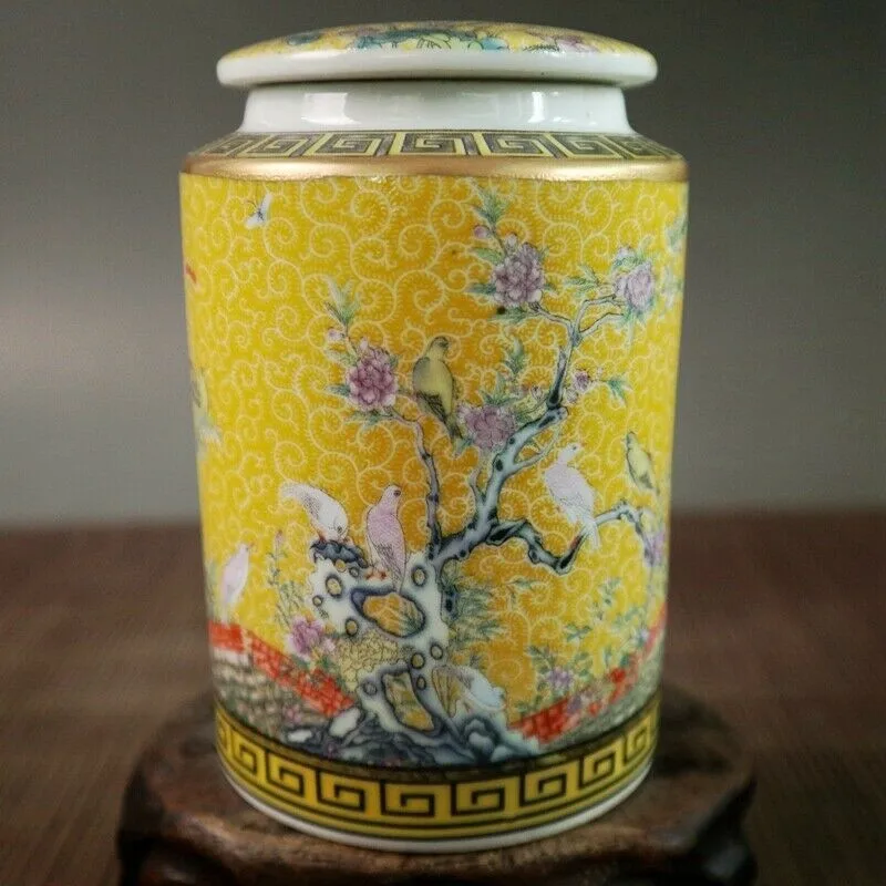 

Chinese Old Porcelain Yellow Ground Land Pastel Flowers And Birds Patterned Cover Jar Storage Pot Court Porcelain Jar
