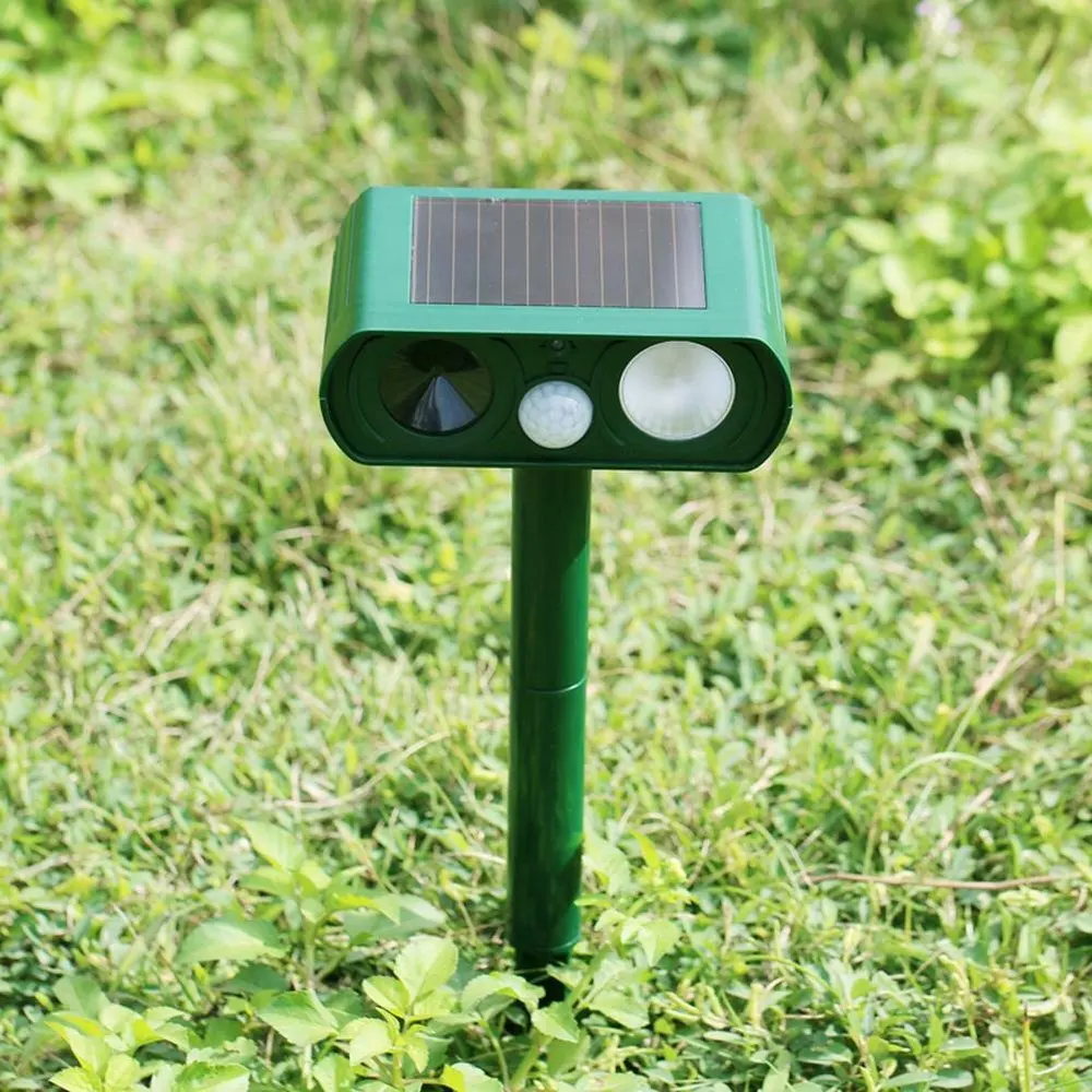 

Garden Solar Powered Ultras onic Outdoor Animal Repeller Motion Sensor Flash Light Dog Cat Raccoon Rabbit Animal Dispeller