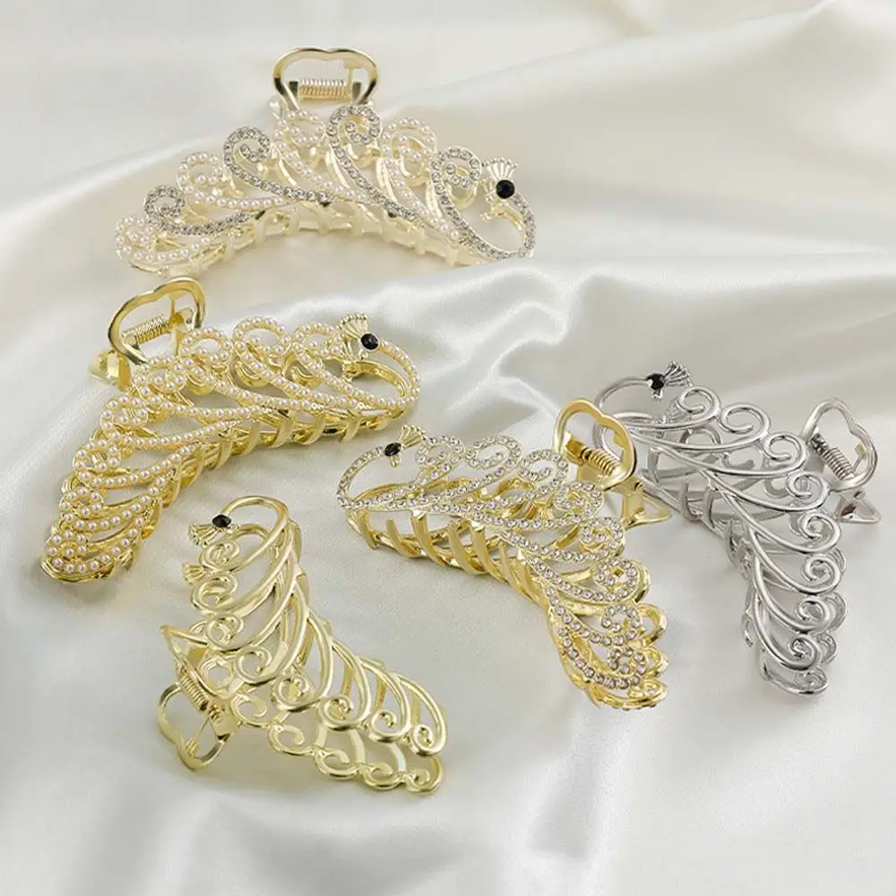 

Large Rhineston Female Bathing Alloy Pearl Hair Claws Women Hair Clips Korean Style Crab Clips Hair Accessories